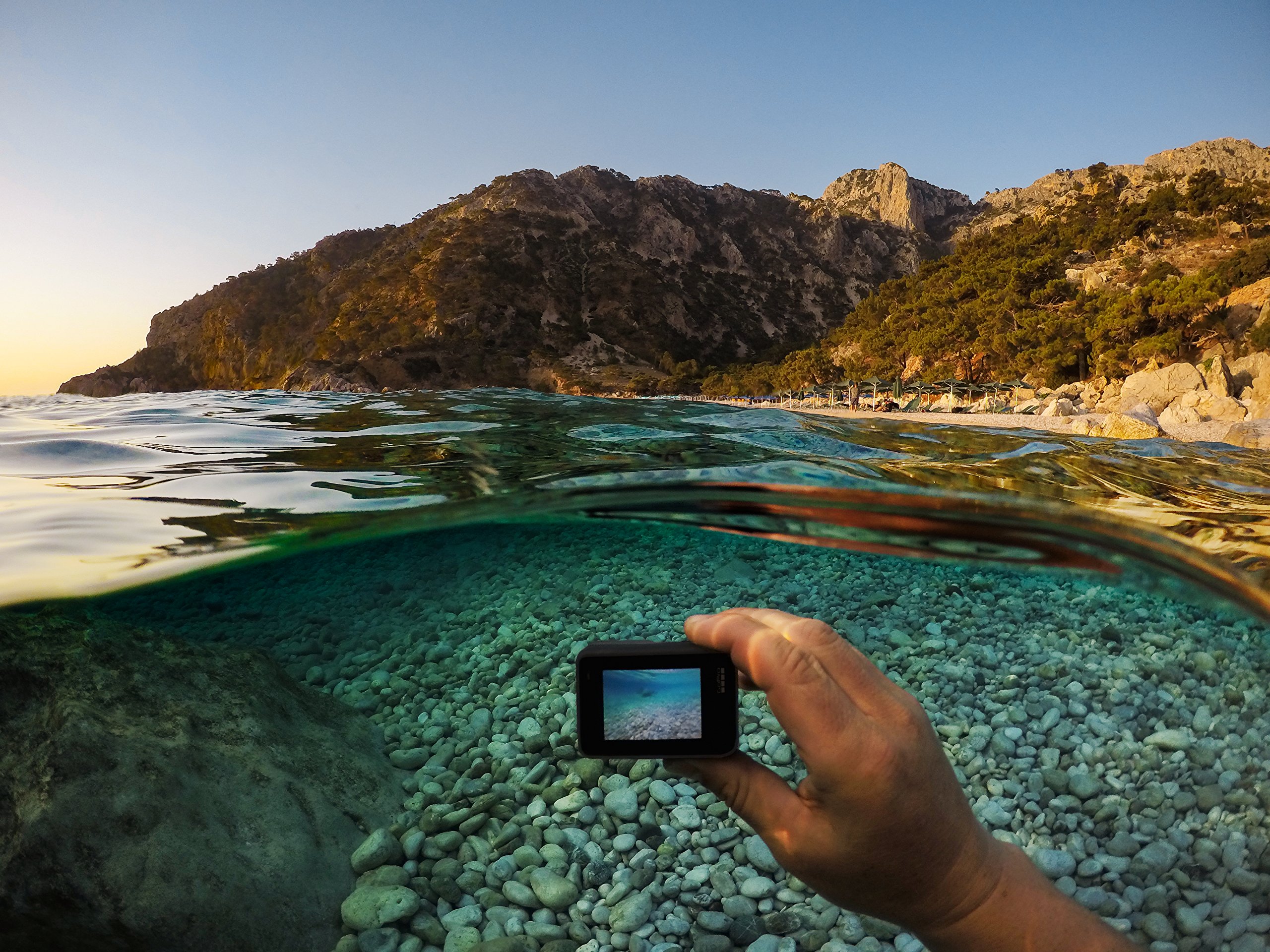 Camera GoPro gift ideas for travelers